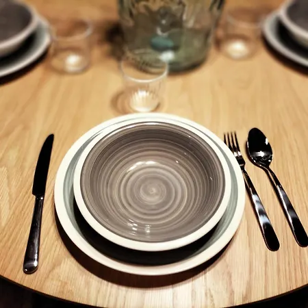 בית נופש Pose *